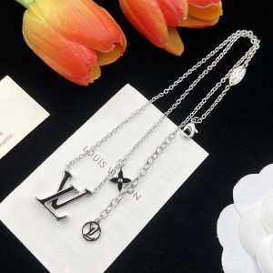 Silver Chains Black Pendant