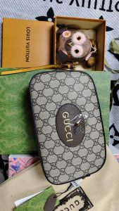 Woman's Handbag 9.4*5.9*3.0" photo review