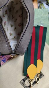 Woman's Handbag 9.4*5.9*3.0" photo review