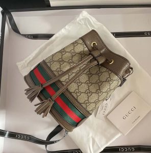 Small Woman's Handbag 7.3*5.9*3.5" photo review