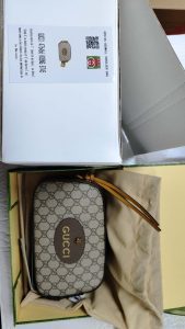 Woman's Handbag 9.4*5.9*3.0" photo review