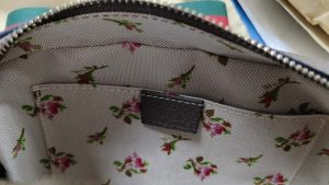 Woman's Handbag 9.4*5.9*3.0" photo review