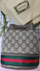 Small Woman's Handbag 7.3*5.9*3.5" photo review