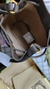 Small Woman's Handbag 7.3*5.9*3.5" photo review