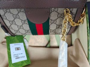 Small Woman's Handbag 7.5*5.5*2.4" photo review