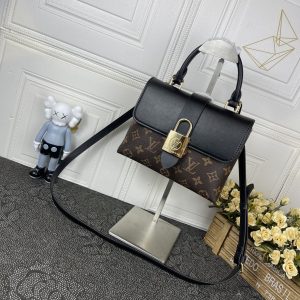 4 colors Woman's Handbag with straps 21x16x8cm