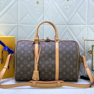 Woman's Handbag  with Adjustable strap 13.8"x9.1"x7.1"BB-9180001000540