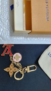 2Colors Fashion Key Chain YSK-91700063 photo review