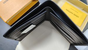Wallet 4.5"x3.5"x0.6"  BB-918000143 photo review