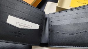 Wallet 4.5"x3.5"x0.6"  BB-918000143 photo review
