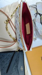5 Colors Clutch bag 9.1"x6.3"x0.8" BB-918000319 photo review