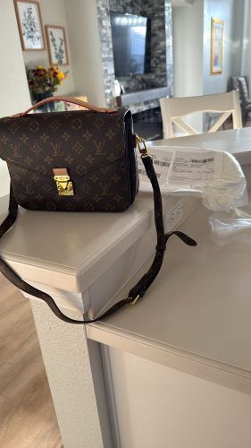 6 Colors 9.8"x7.5"x3.5"  Woman's Handbag with Adjustable strap BB-918000100039 photo review
