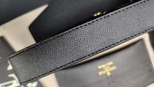 3 Colors Chains Woman's Handbag 8.3"x4.7"x1.2" BB-918000830 photo review
