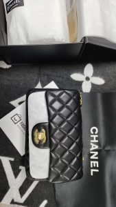 4 Color Messenger bag  Mini:7.9*4.7*2.4" Small:9.1*5.7*2.4" Medium:9.8*6.1*2.6" Big:11.8*7.7*3.9" photo review