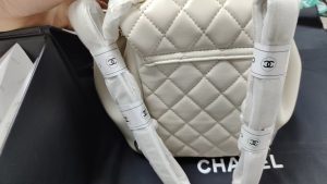 Fashion White Backpack 7.1*7.1*4.7" BB-92000022 photo review