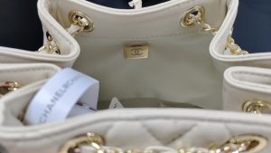 Fashion White Backpack 7.1*7.1*4.7" BB-92000022 photo review