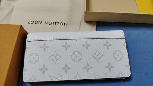 2 colors  wallet 7.5"x3.9"  BB-918000288 photo review