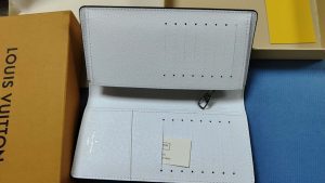 2 colors  wallet 7.5"x3.9"  BB-918000288 photo review