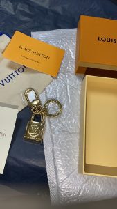 2Colors Fashion Lock Key Chain YSK-917000164 photo review