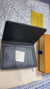 Cardholder 4.3"x3.0"x0.4" BB-918000115 photo review