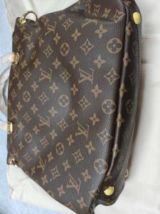 3 colors Woman's Handbag with Adjustable strap 13.4"x10.2"x4.7" BB-918000710 photo review