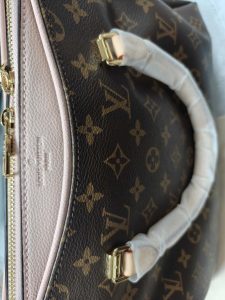 3 colors Woman's Handbag with Adjustable strap 13.4"x10.2"x4.7" BB-918000710 photo review