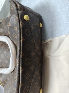 3 colors Woman's Handbag with Adjustable strap 13.4"x10.2"x4.7" BB-918000710 photo review