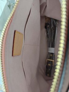 3 colors Woman's Handbag with Adjustable strap 13.4"x10.2"x4.7" BB-918000710 photo review