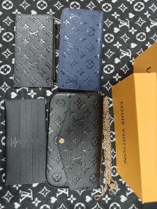 6 colors Woman's Handbag 8.3*4.7*1.2" photo review