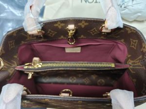 Woman's Handbag with straps 11.4"x7.9"x5.1" BB-9180001000111 photo review