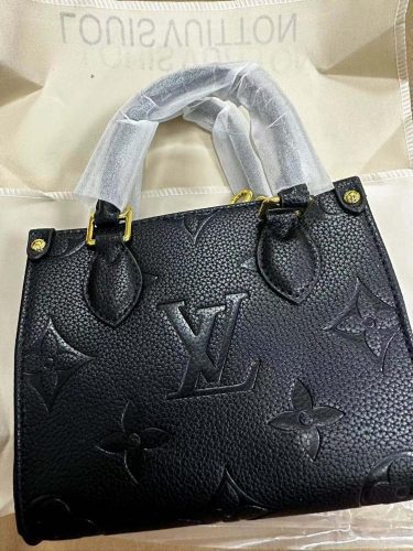 Woman's Handbag with Adjustable strap 13.4"x10.2"x5.1" BB-918000100070 photo review