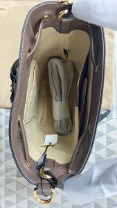 Woman's Handbag 8.1"x10.2"x4.3" BB-918000569 photo review