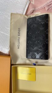 2 colors wallet 3.9"x7.5"x0.8"  BB-918000292 photo review