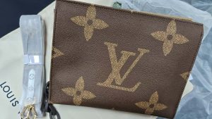2Colors 9.8"x7.9"x2.0" Genuine Leather Woman's Handbag with  Straps Chains BB-9180001000256 photo review