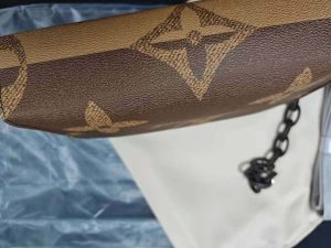 2Colors 9.8"x7.9"x2.0" Genuine Leather Woman's Handbag with  Straps Chains BB-9180001000256 photo review