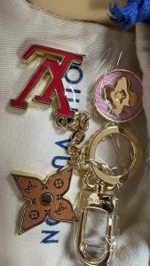 2Colors Fashion Key Chain YSK-91700063 photo review