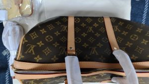 Woman's Handbag  with Adjustable strap 13.8"x9.1"x7.1"BB-9180001000540 photo review