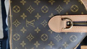 Woman's Handbag  with Adjustable strap 13.8"x9.1"x7.1"BB-9180001000540 photo review