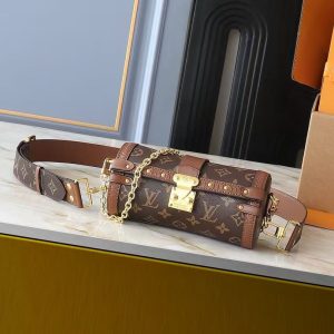 Woman's Handbag with straps 7.5"x3.5"x3.5" BB-9180001000732