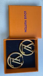 3Colors Earrings(Available Sizes: 3cm/4cm/5cm ) VVED-9110100 photo review