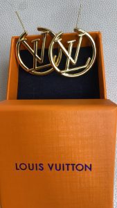 3Colors Earrings(Available Sizes: 3cm/4cm/5cm ) VVED-9110100 photo review