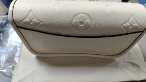 3 colors Woman's handbag with straps  9.8"x3.5"x5.9" BB-9180001000589 photo review