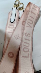 3 colors Woman's handbag with straps  9.8"x3.5"x5.9" BB-9180001000589 photo review
