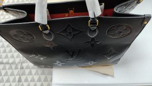 Mini(7.1"x5.9"x3.3") Small(9.8"x7.5"x4.5") Medium(13.8"x10.6"x5.5") Large(16.1"x13.4"x7.5") Genuine Leather Women's Handbag (4 Sizes) BB-9180001000727 photo review