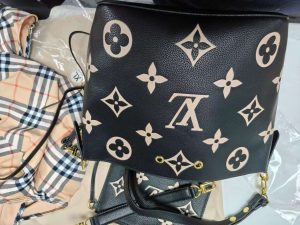 4 colors Woman's handbag 10.2"x10.2"x6.9" BB-9180001000633 photo review