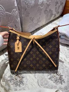 Woman's handbag with straps 11.4"x9.4"x4.7" BB-9180001000627 photo review