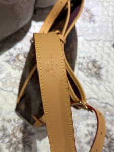 Woman's handbag with straps 11.4"x9.4"x4.7" BB-9180001000627 photo review