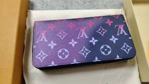 2 colors  Long wallet 7.7"x4.1"x1.0" BB-9180001000684 photo review