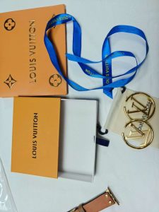 3Colors Earrings(Available Sizes: 3cm/4cm/5cm ) VVED-9110100 photo review