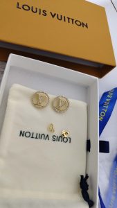 3Colors Diamonds Earrings VVED-9110084 photo review